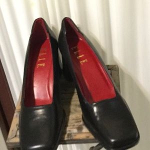 Elle Women's Black Heels .. NWT